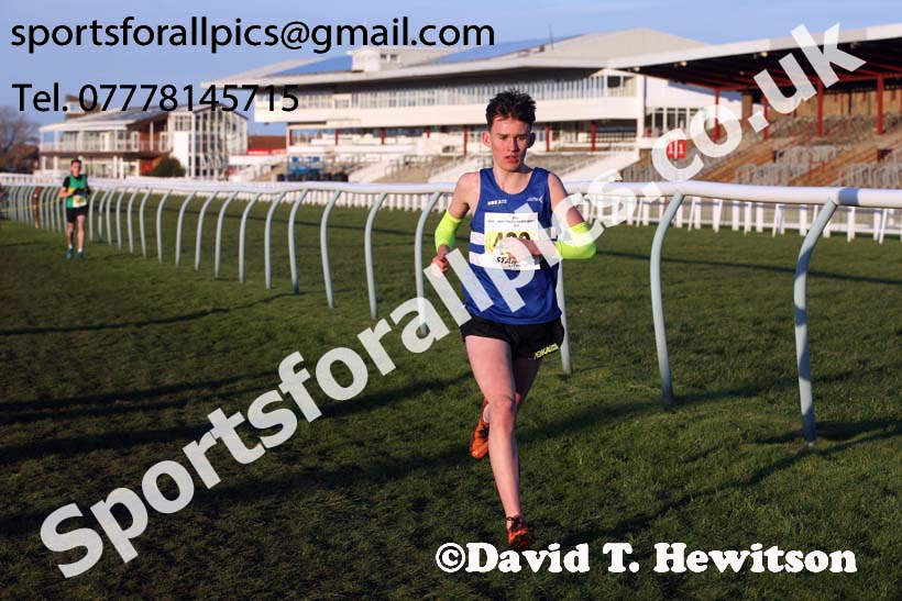 Mens under-17s North Eastern Cross Country, Redcar. Photo:  David T. Hewitson/Sports for All Pics